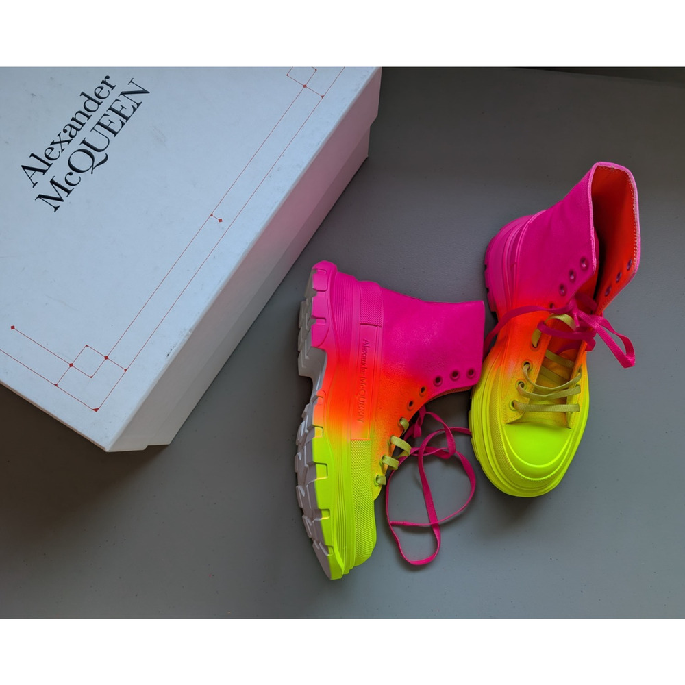 NIB Alexander McQueen Tread Slick Neon Coated High Top Sneakers SZ 39 Limited